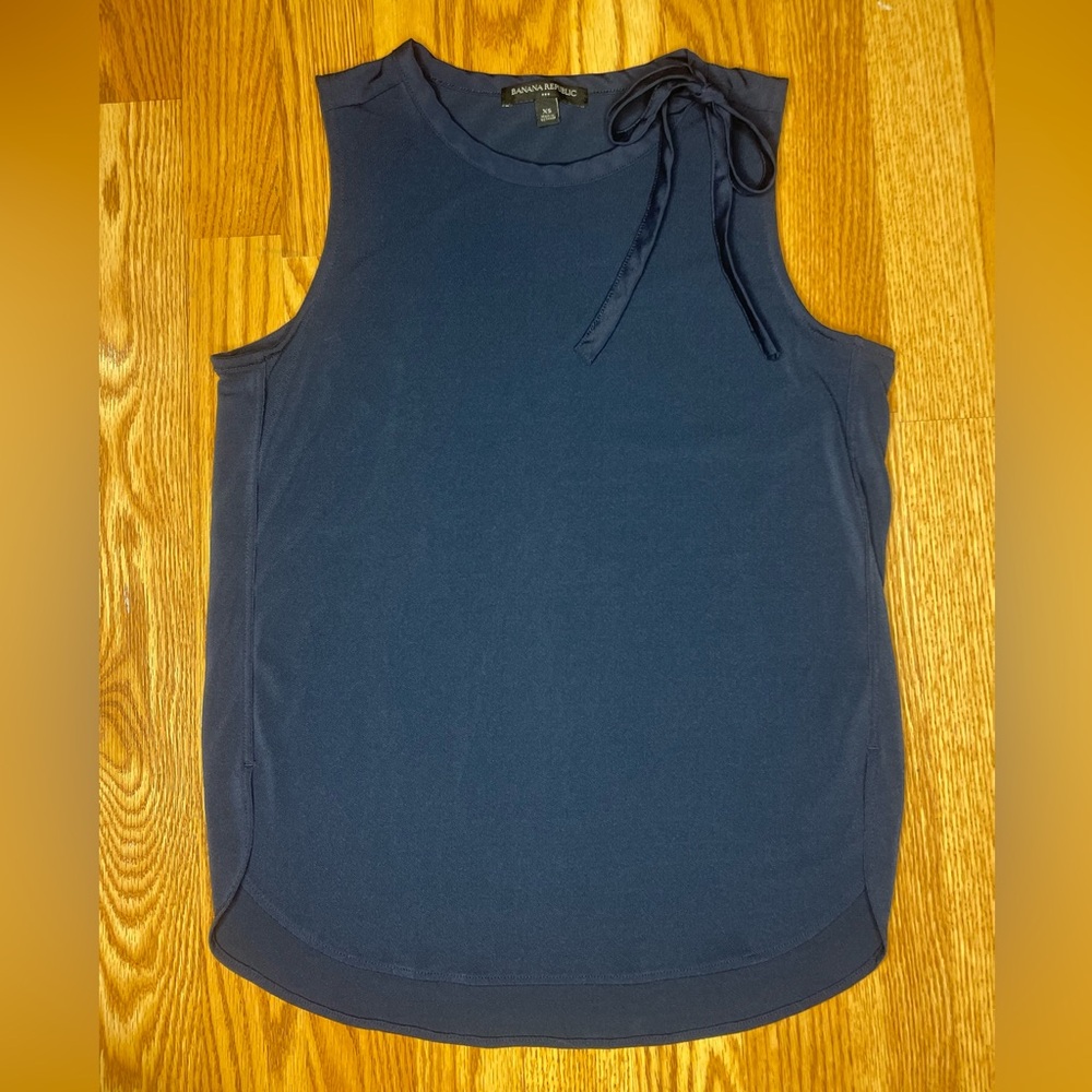 Banana Republic navy polyester tank top with adorable tie on shoulder